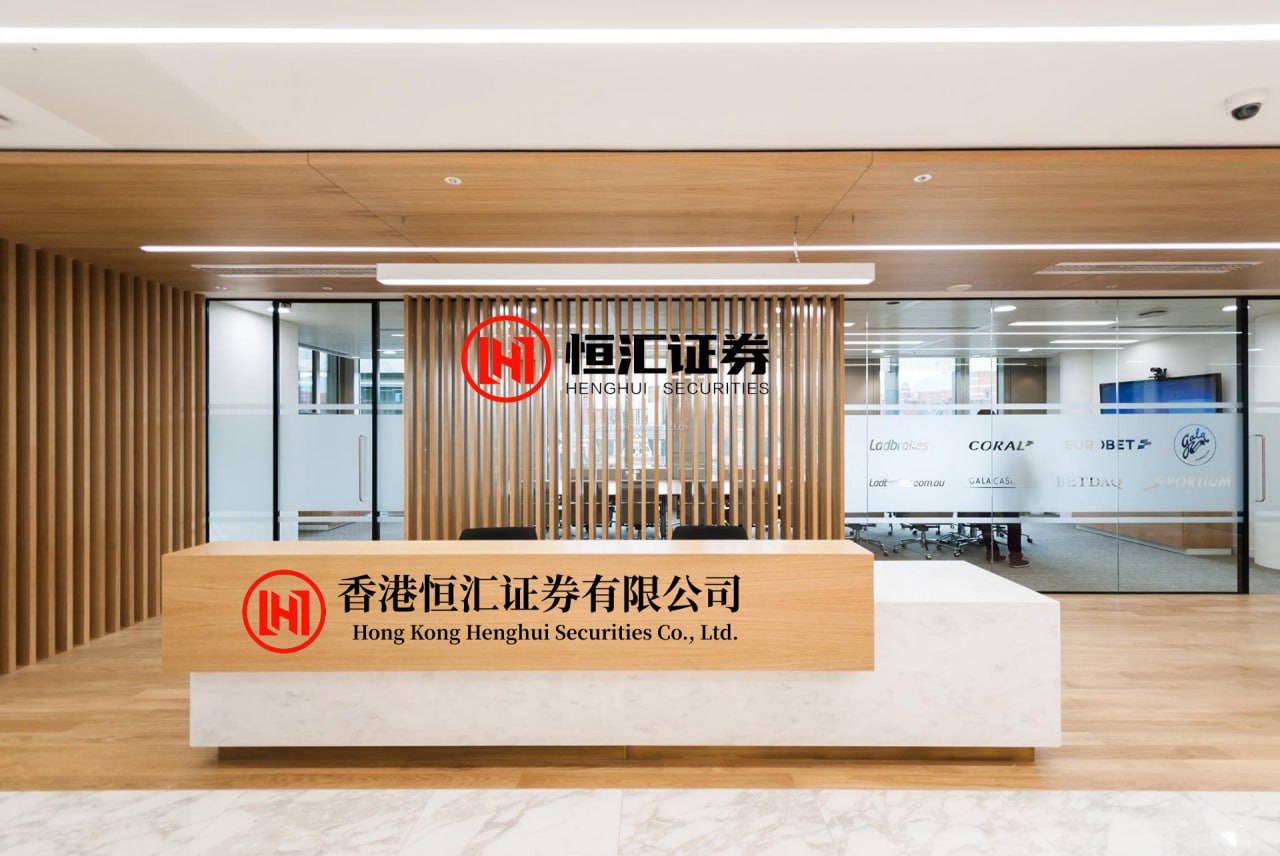 瑶鸿配资 中国“天眼”落成十年！那些来自宇宙深处的“悄悄话”，被它一一捕获